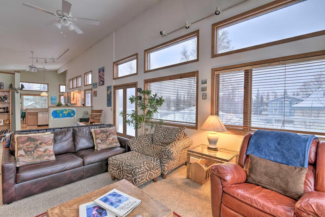 אנקורג' Spacious Family Home With Deck And Million-Dollar View מראה חיצוני תמונה