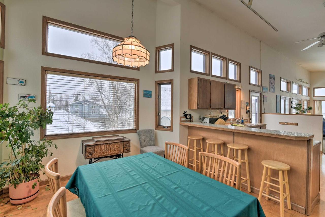 אנקורג' Spacious Family Home With Deck And Million-Dollar View מראה חיצוני תמונה